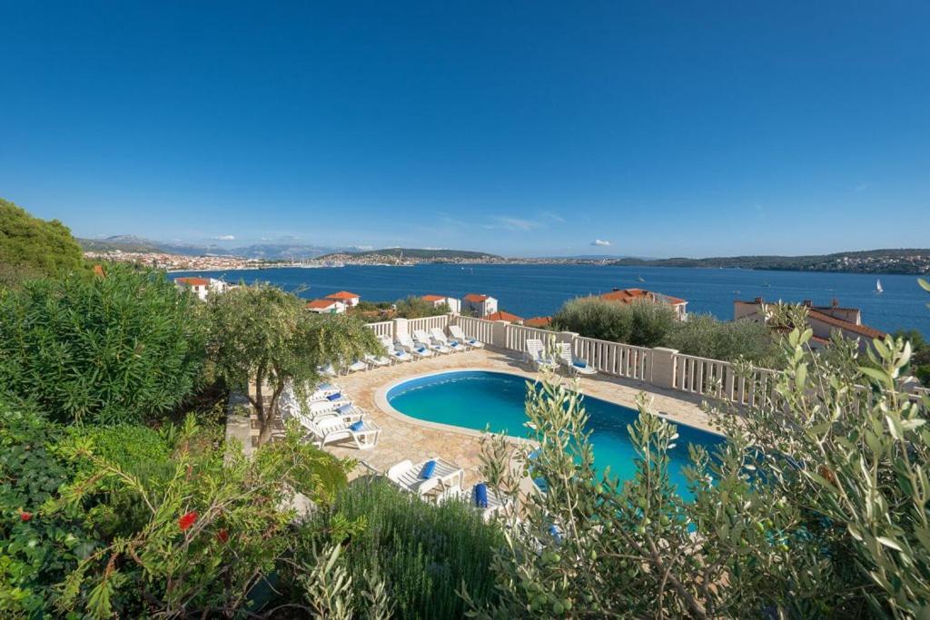 Residence Villa Irena Apartments Трогир Экстерьер фото
